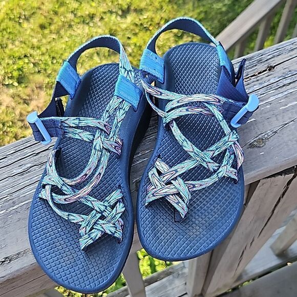 Chaco Z/X2 red white blue diamond geometric sandals size 6 - Picture 3 of 7